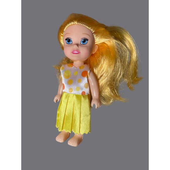 Miniature Fashion Dolls With Colorful Outfits and Hair Set of 5 dolls - Picture 6 of 13